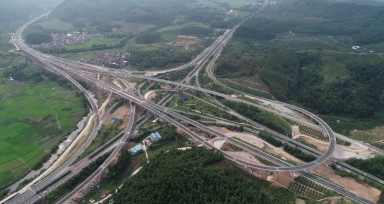 賀州至巴馬高速公路（鐘山至昭平段）